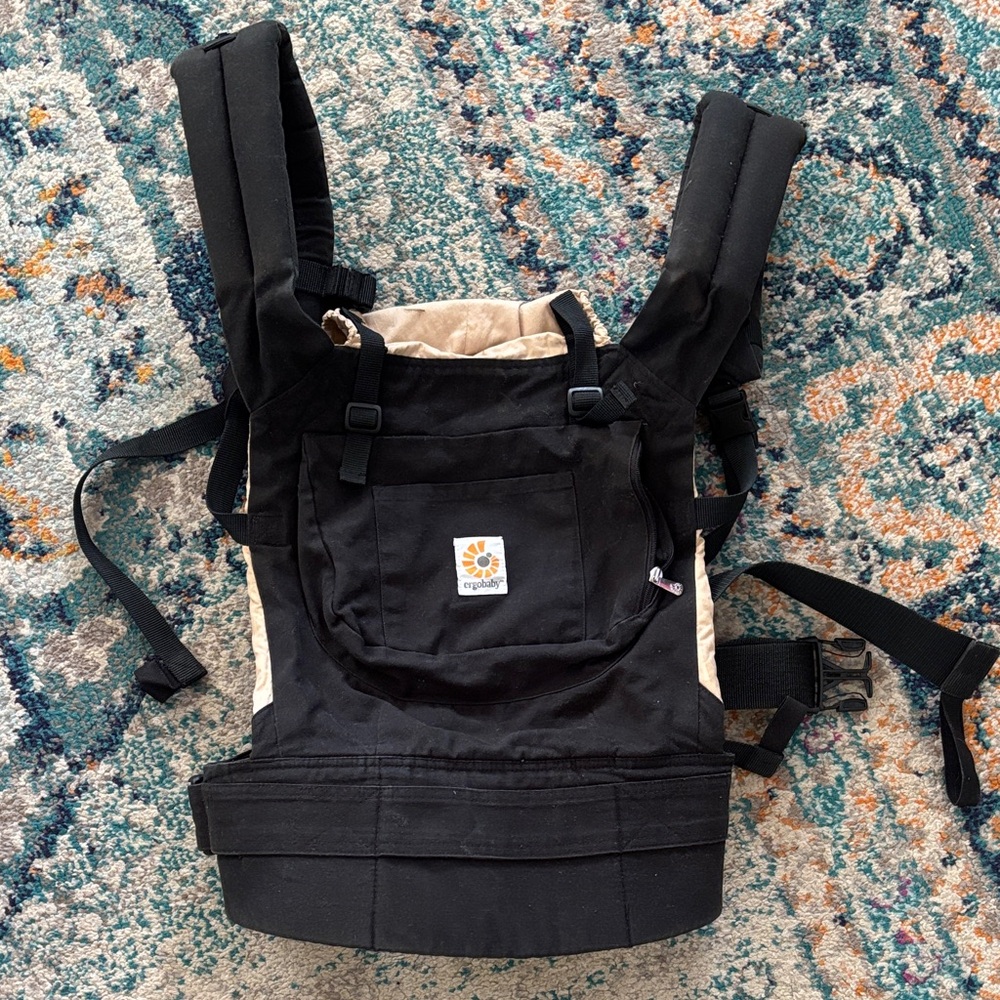 Ergobaby Carrier in Black and Cream